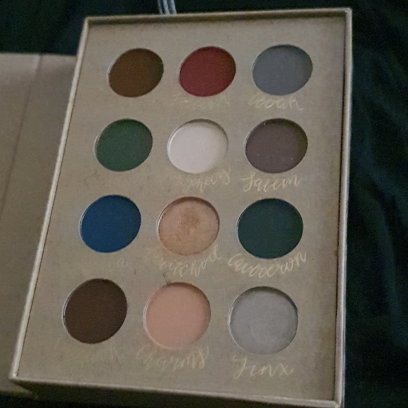 Storybook cosmetics wizardry and witchcraft pallet - Picture 3 of 4